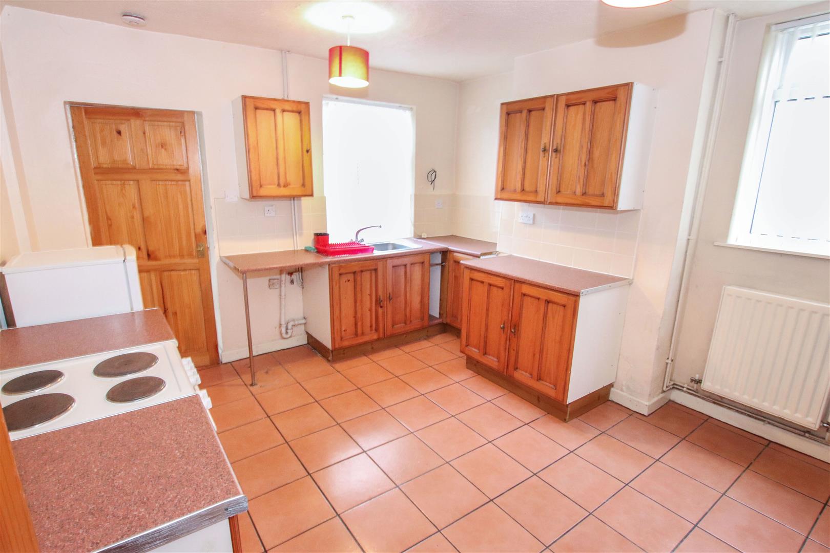 FITTED KITCHEN / DINER